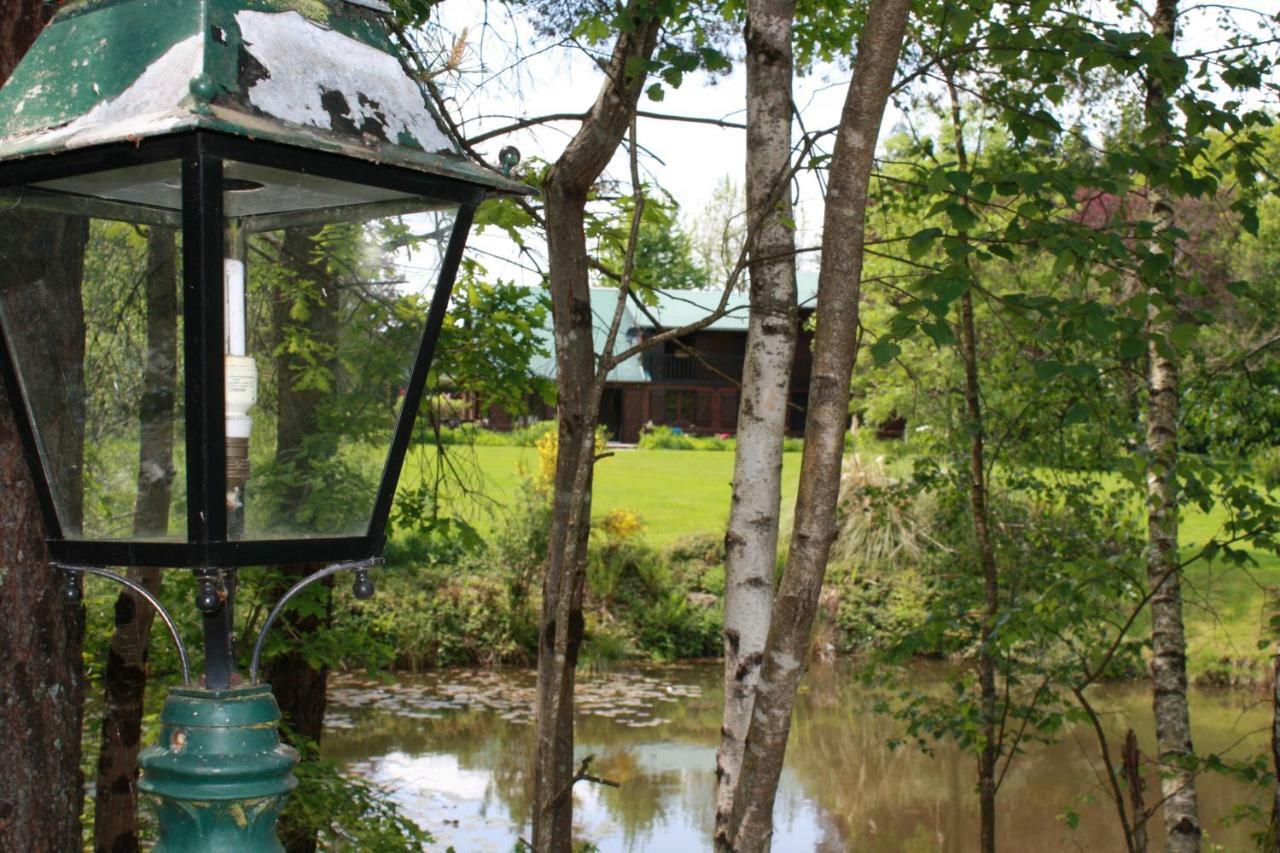 Spruce Lake Sauviat-sur-Vige Exterior photo