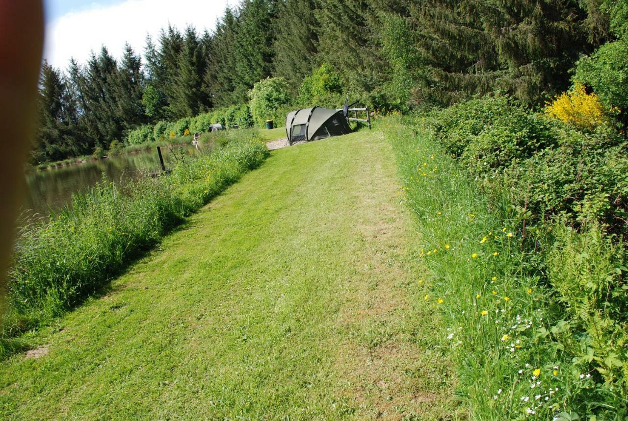 Spruce Lake Sauviat-sur-Vige Exterior photo